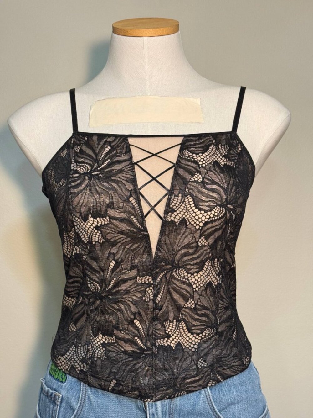 Oscalito Black Floral Lace Cami Top with Lace-Up Front Detail | Small